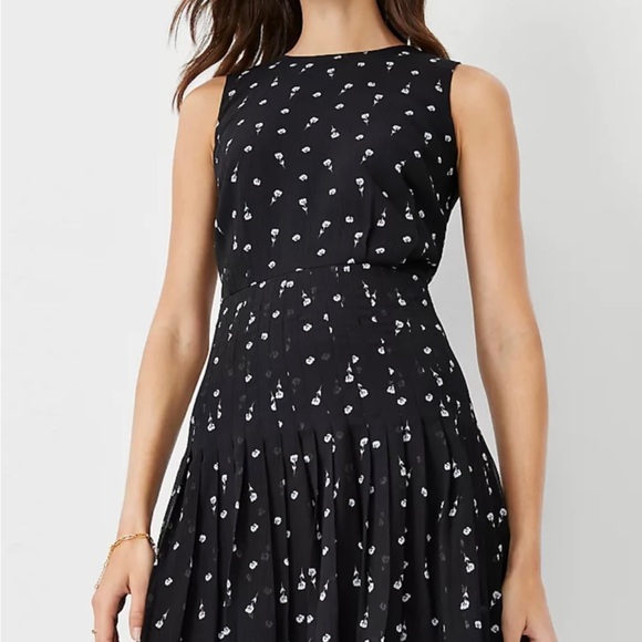 Ann Taylor Floral Pleated Flare Dress NWT - Picture 3 of 7